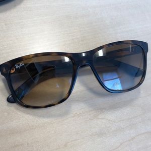 Ray-Ban unisex sunglasses